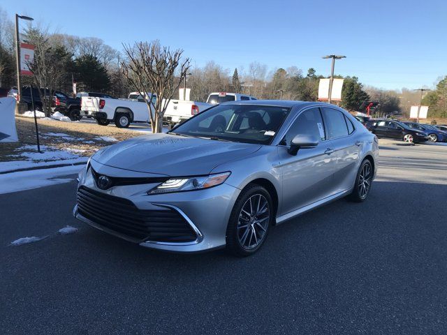 2021 Toyota Camry Hybrid XLE