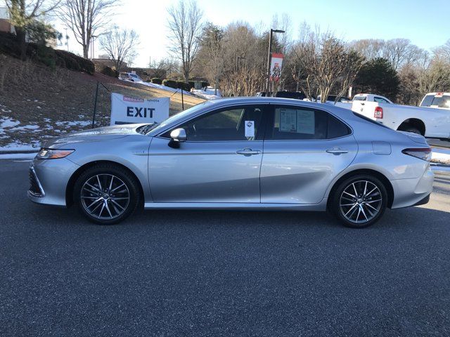 2021 Toyota Camry Hybrid XLE