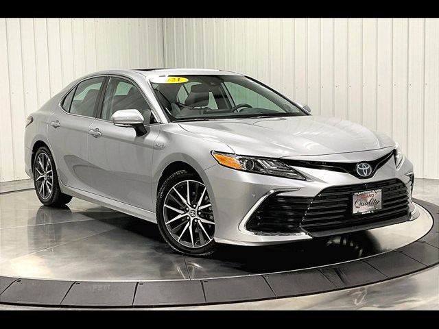 2021 Toyota Camry Hybrid XLE