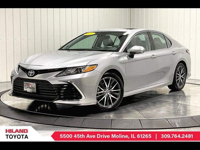 2021 Toyota Camry Hybrid XLE