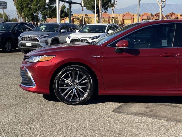 2021 Toyota Camry Hybrid XLE