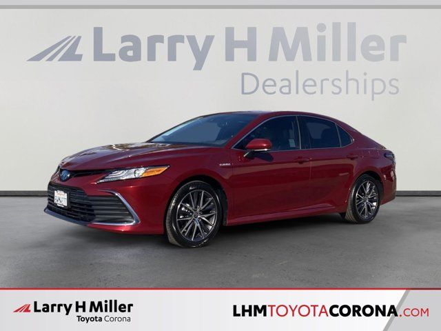 2021 Toyota Camry Hybrid XLE