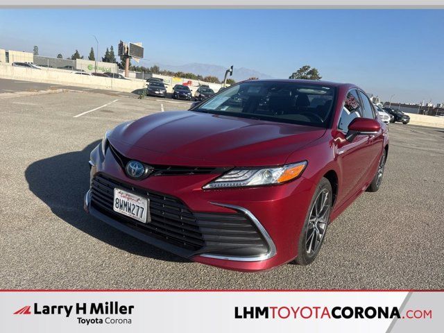 2021 Toyota Camry Hybrid XLE