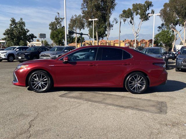 2021 Toyota Camry Hybrid XLE