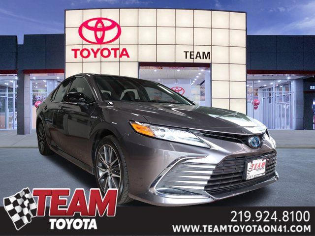 2021 Toyota Camry Hybrid XLE