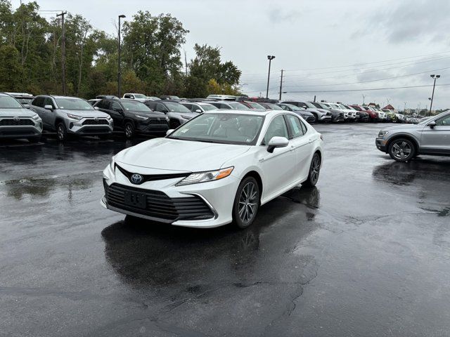 2021 Toyota Camry Hybrid XLE