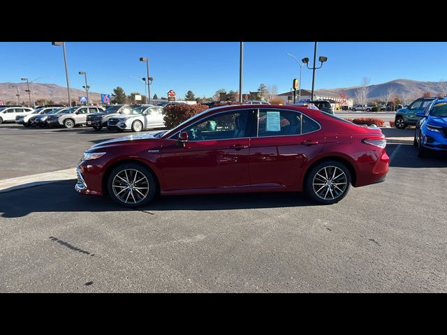 2021 Toyota Camry Hybrid XLE