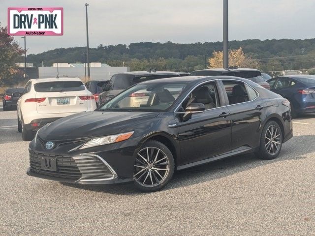 2021 Toyota Camry Hybrid XLE