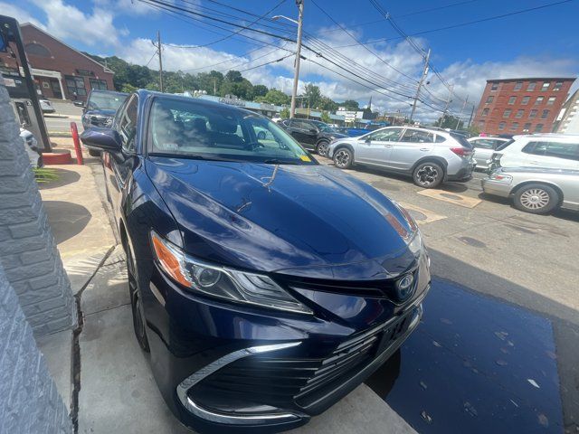 2021 Toyota Camry Hybrid XLE