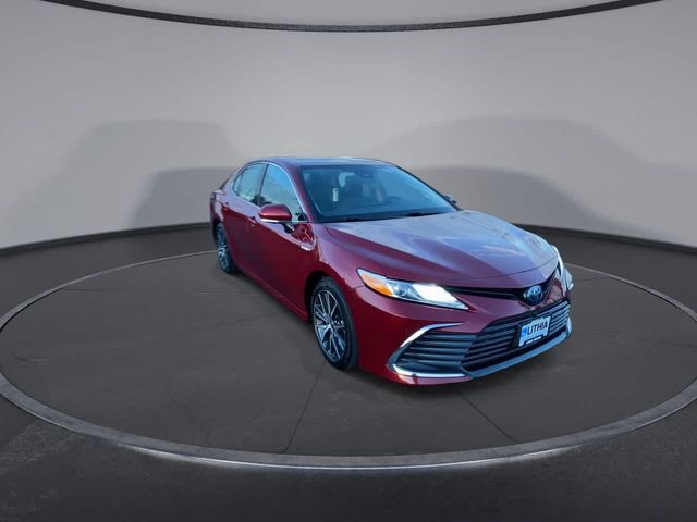 2021 Toyota Camry Hybrid XLE