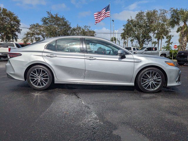 2021 Toyota Camry Hybrid XLE