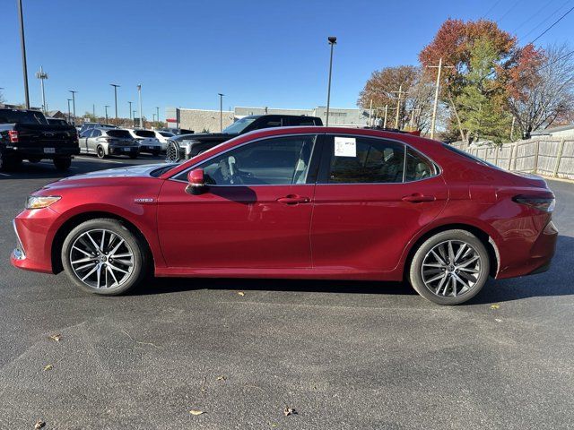 2021 Toyota Camry Hybrid XLE