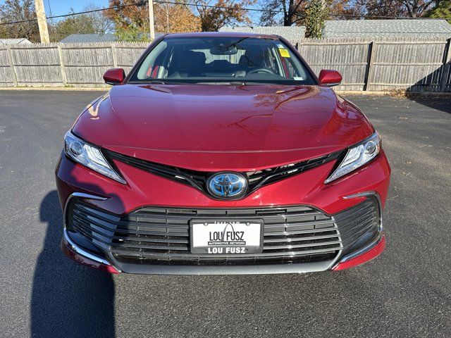 2021 Toyota Camry Hybrid XLE