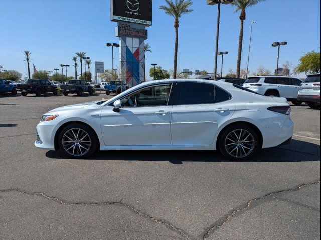 2021 Toyota Camry Hybrid XLE