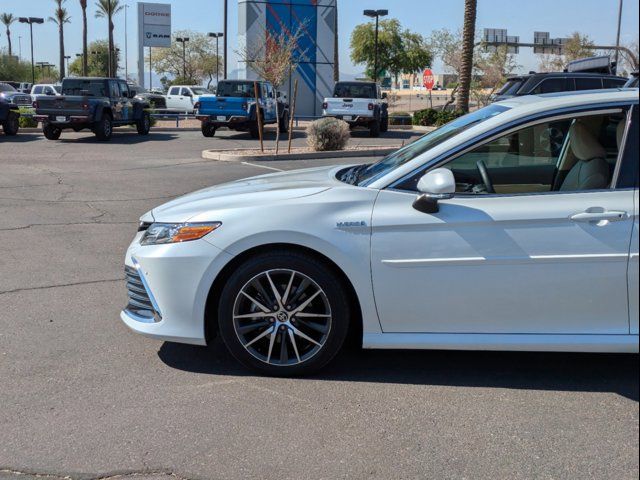 2021 Toyota Camry Hybrid XLE