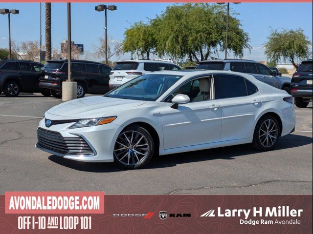 2021 Toyota Camry Hybrid XLE