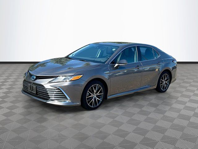 2021 Toyota Camry Hybrid XLE