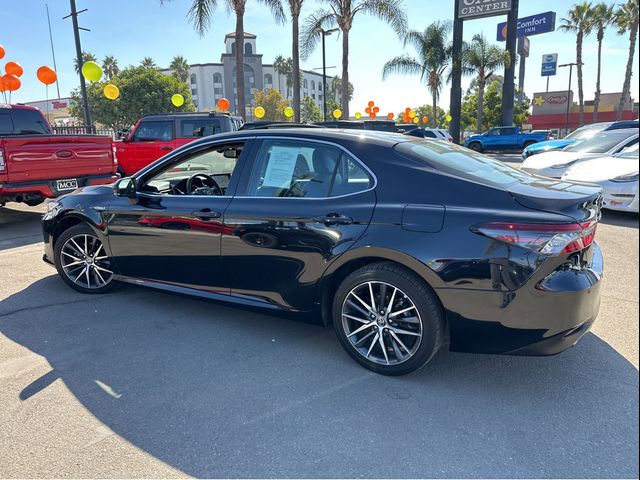 2021 Toyota Camry Hybrid XLE