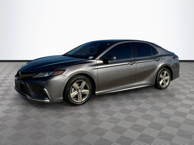 2021 Toyota Camry Hybrid XSE