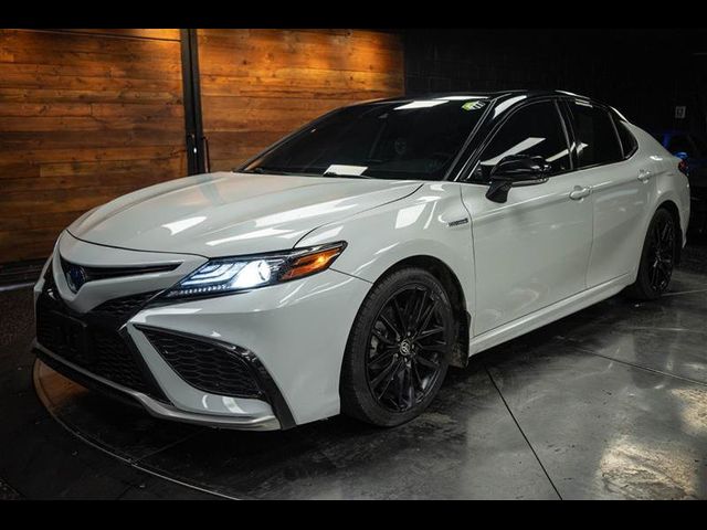 2021 Toyota Camry Hybrid XSE