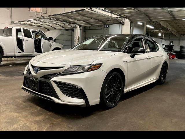 2021 Toyota Camry Hybrid XSE