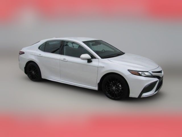 2021 Toyota Camry Hybrid XSE