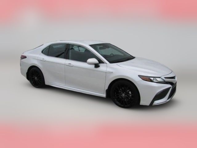 2021 Toyota Camry Hybrid XSE