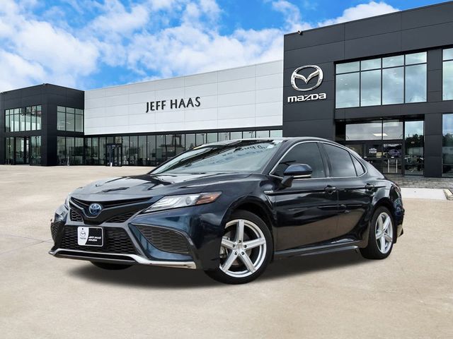 2021 Toyota Camry Hybrid XSE