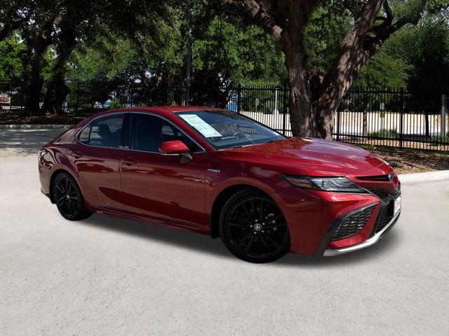 2021 Toyota Camry Hybrid XSE