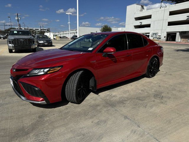 2021 Toyota Camry Hybrid XSE