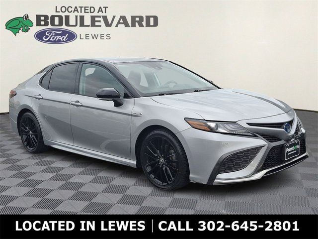 2021 Toyota Camry Hybrid XSE