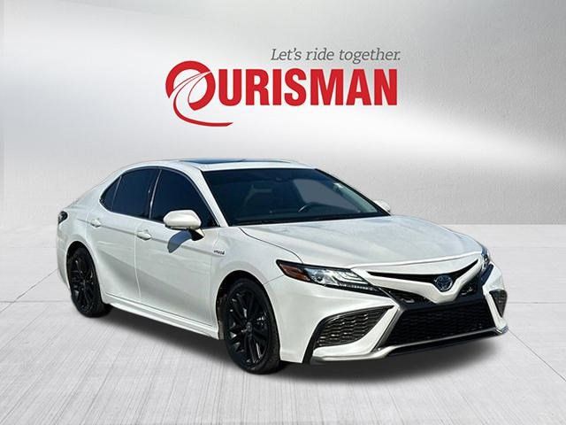 2021 Toyota Camry Hybrid XSE