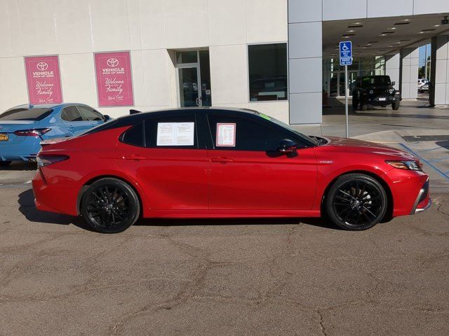 2021 Toyota Camry Hybrid XSE