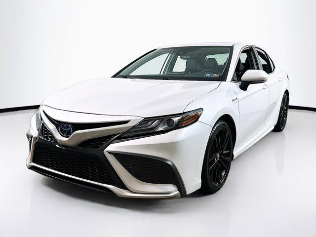 2021 Toyota Camry Hybrid XSE