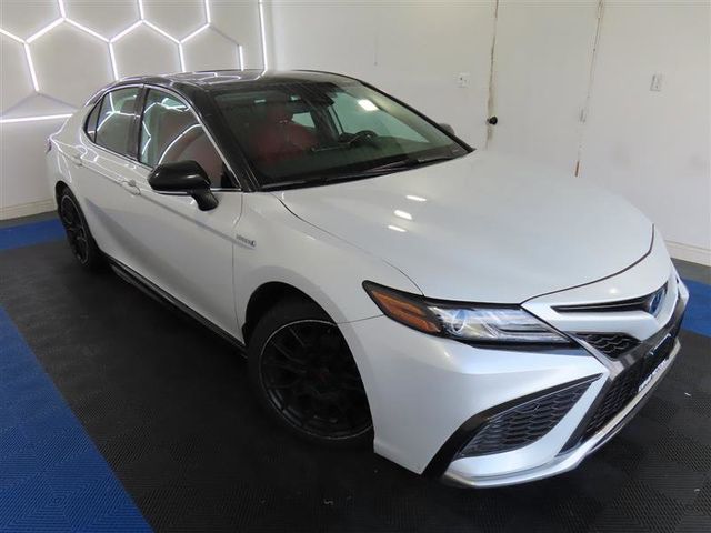 2021 Toyota Camry Hybrid XSE
