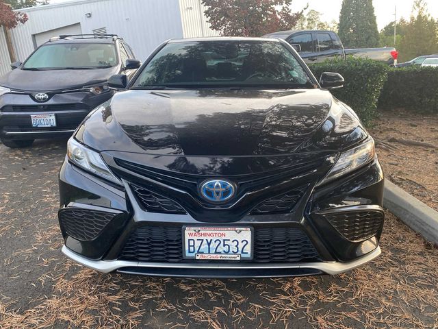 2021 Toyota Camry Hybrid XSE