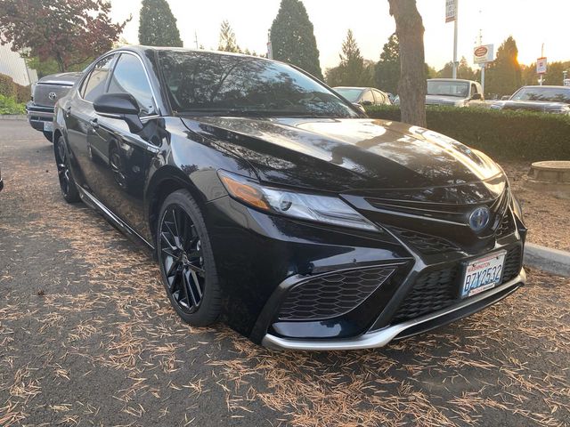 2021 Toyota Camry Hybrid XSE