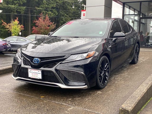 2021 Toyota Camry Hybrid XSE