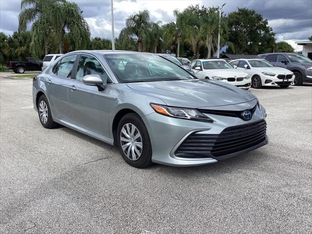 2021 Toyota Camry Hybrid LE