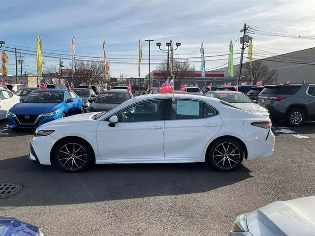 2021 Toyota Camry SE