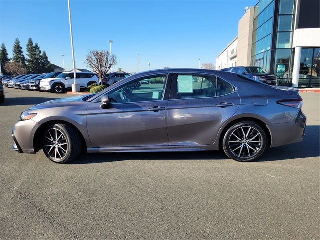 2021 Toyota Camry SE