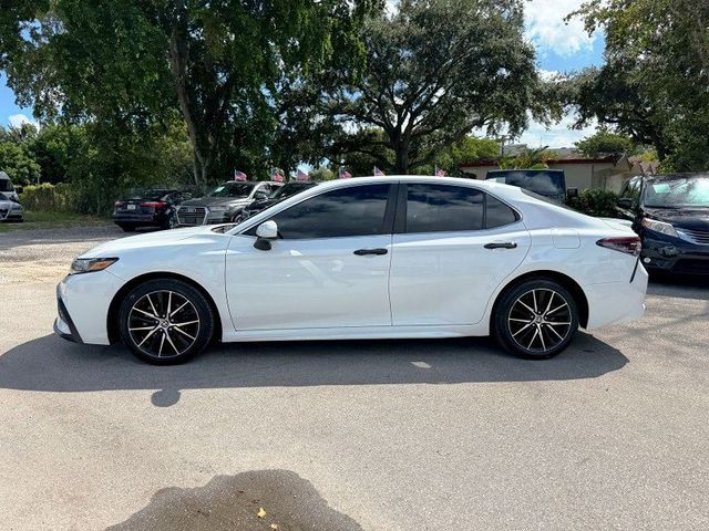 2021 Toyota Camry SE