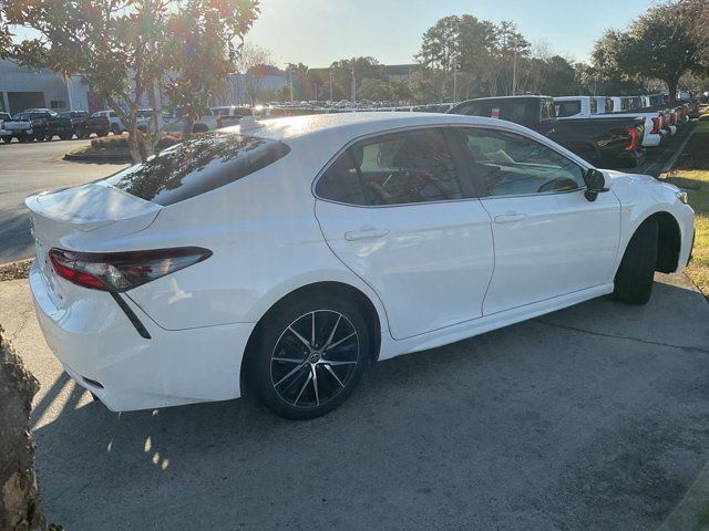 2021 Toyota Camry SE