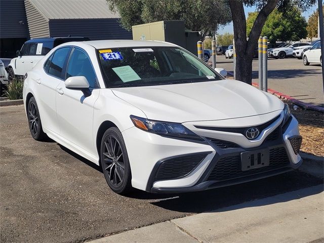 2021 Toyota Camry SE