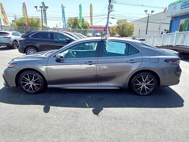 2021 Toyota Camry SE