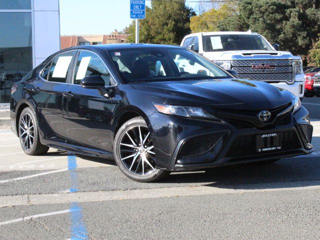 2021 Toyota Camry SE