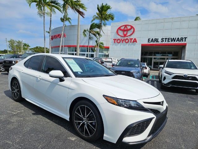 2021 Toyota Camry SE