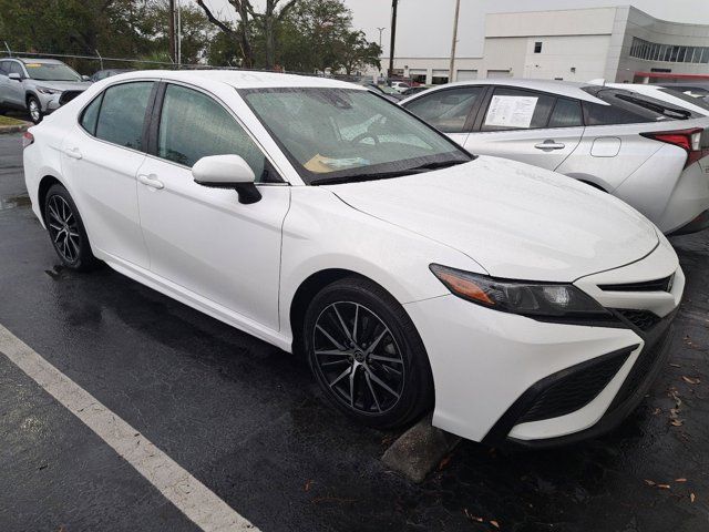 2021 Toyota Camry SE