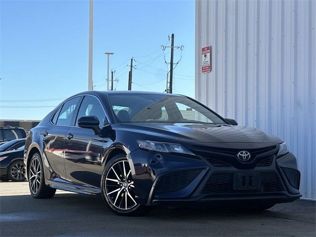 2021 Toyota Camry SE