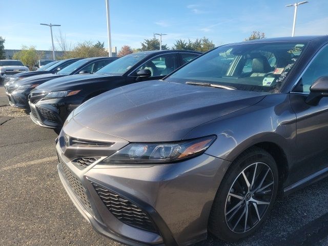 2021 Toyota Camry SE